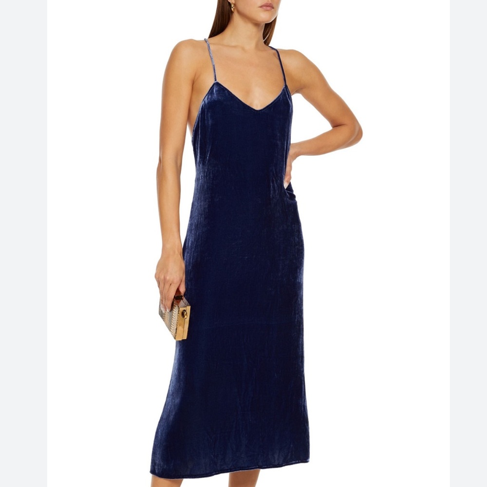 New with tags Reformation velvet midi Alexa dress in navy blue